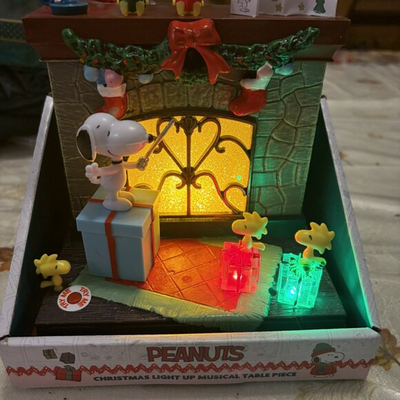Peanuts Musical Light Up Table Topper New - Picture 2 of 2